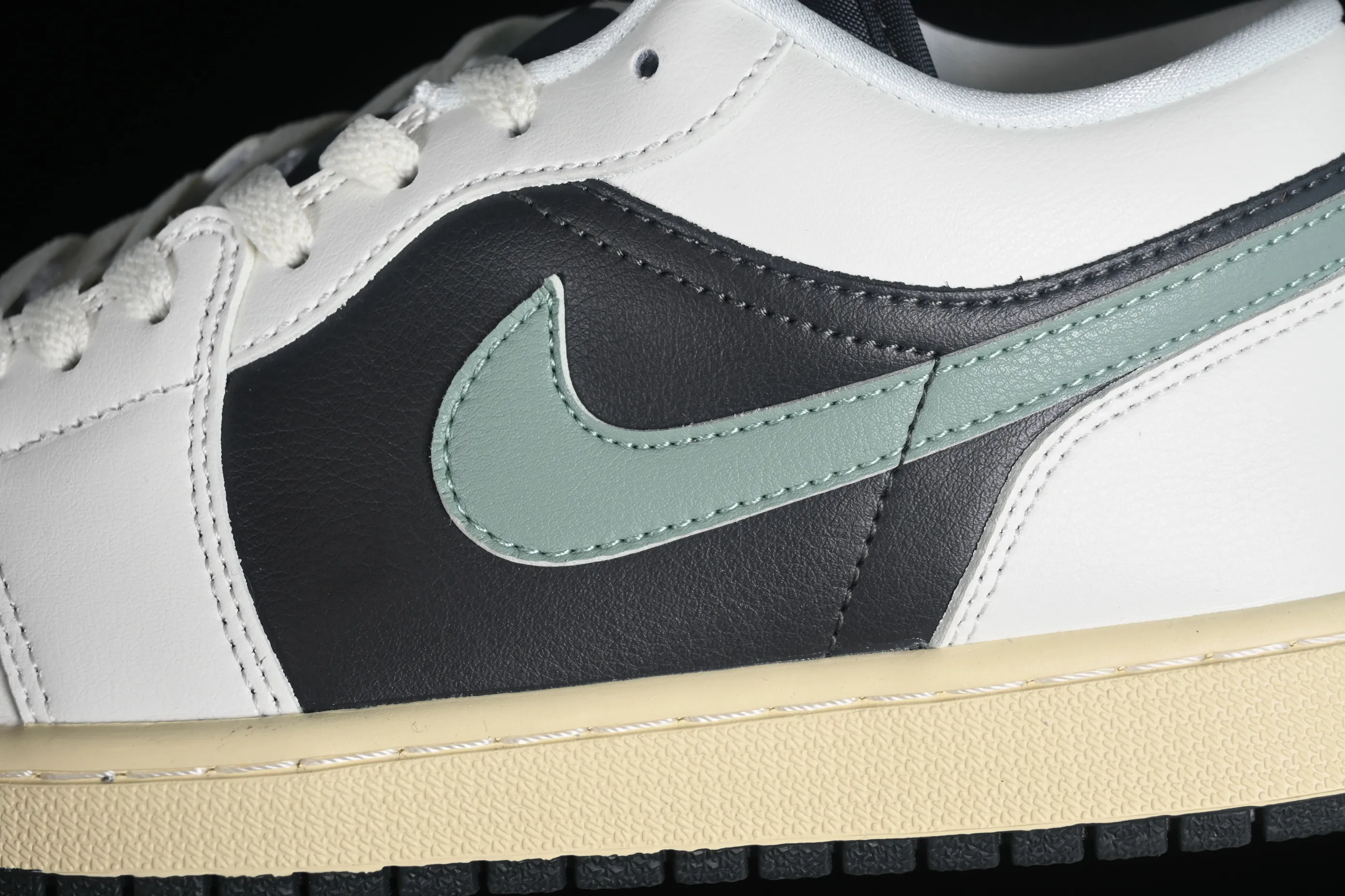 All categories Air Jordan Jordan series basketball shoes Air Jordan 1 Low Z version Air Jordan 1 Low "Team Gold" AJ1 Joe 1 olive black and green low-top cultural casual sneakers DC0774-001